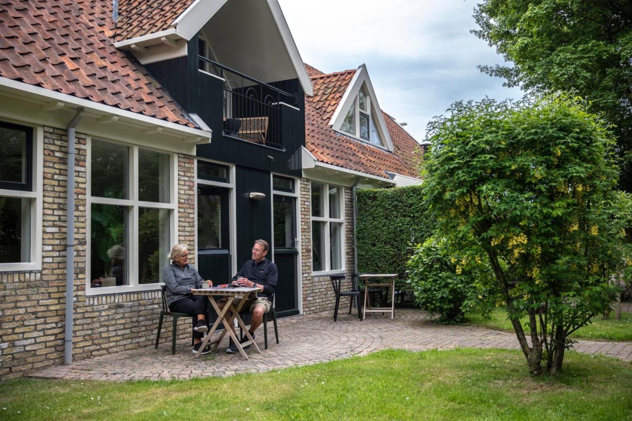 Hotel Bed & Bos De 14 Sterren Den Burg Exterior foto